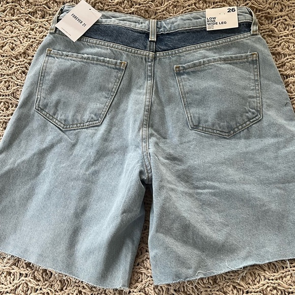 New Forever 21 Low Rise Wide Leg Loose Fit Denim Shorts 26 Patchwork Distress - Picture 9 of 9